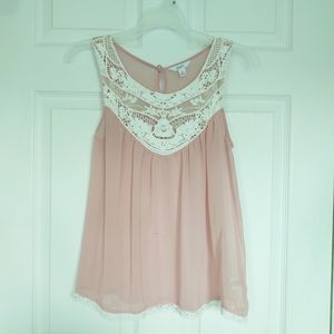 Sleeveless Lace Detail Tank-Top